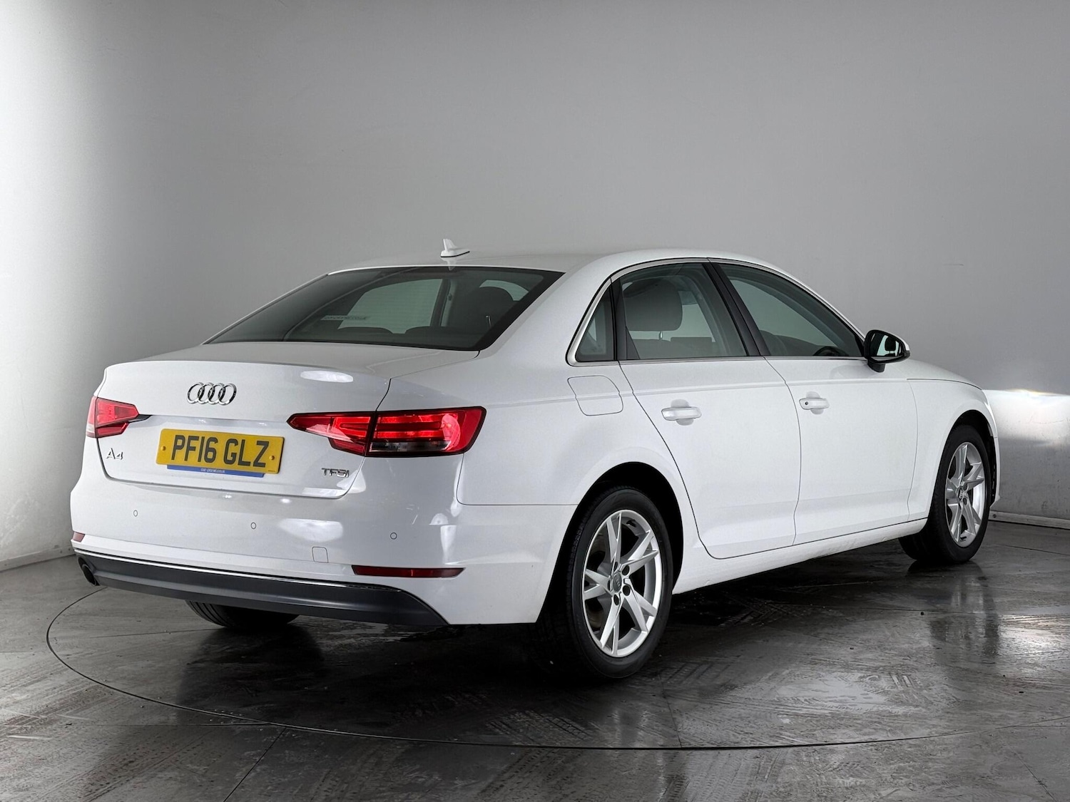 Used Audi A4 2016 for sale - 76913627: Photo 5