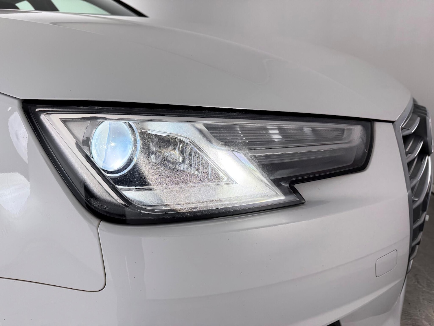 Used Audi A4 2016 for sale - 76913627: Photo 8