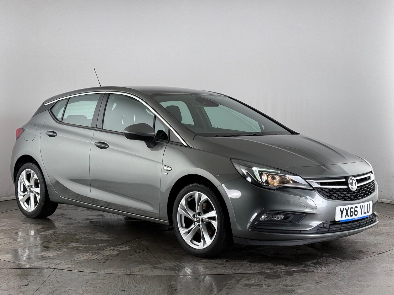 Used Vauxhall Astra 2016 for sale - 77629859: Photo 1