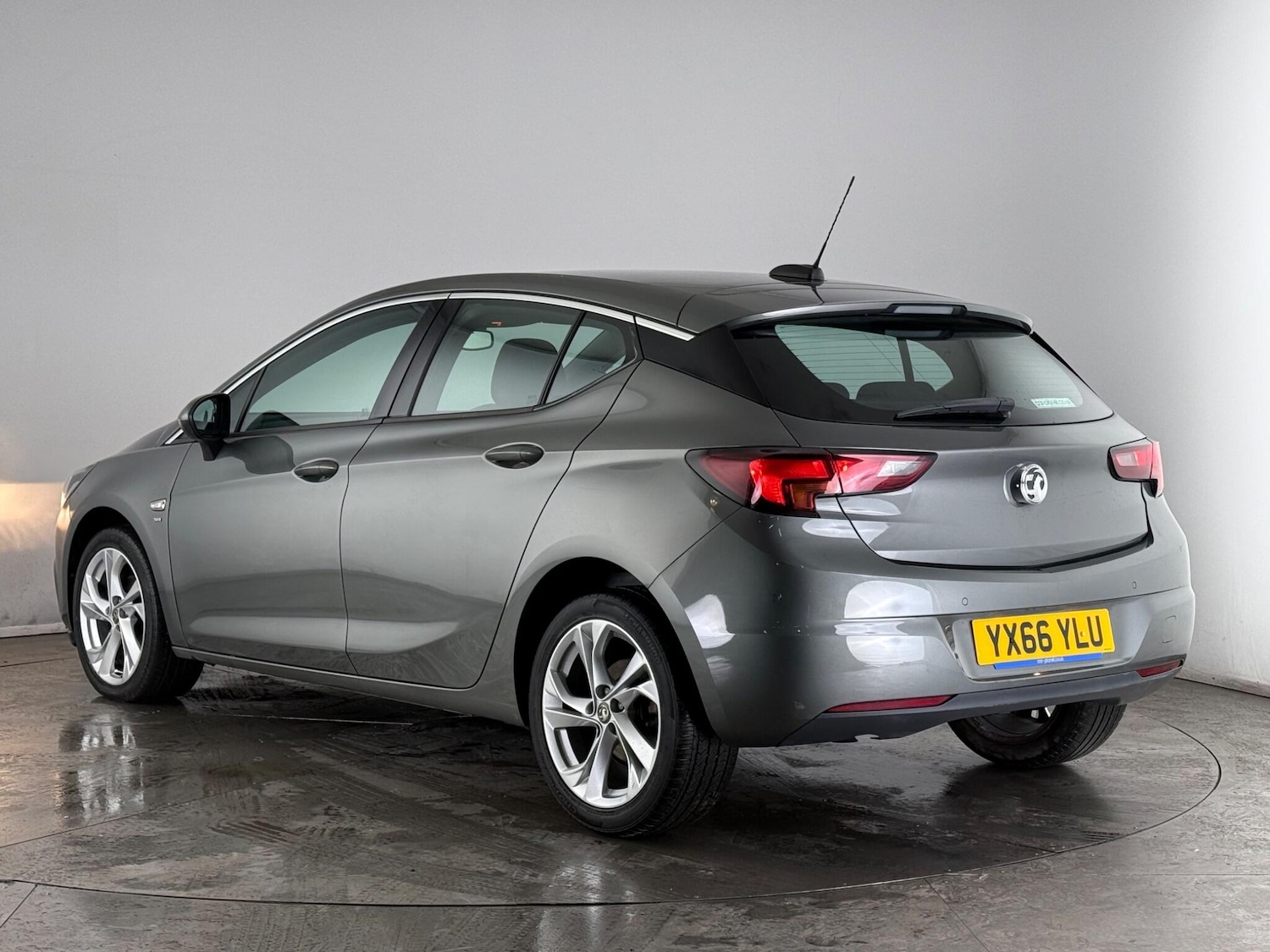 Used Vauxhall Astra 2016 for sale - 77629859: Photo 4