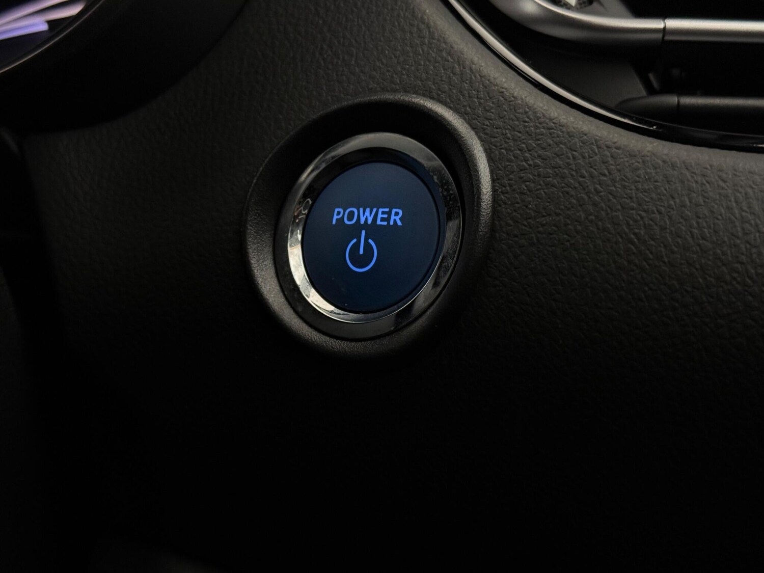 Used Toyota C-HR 2023 for sale - 77940882: Photo 25