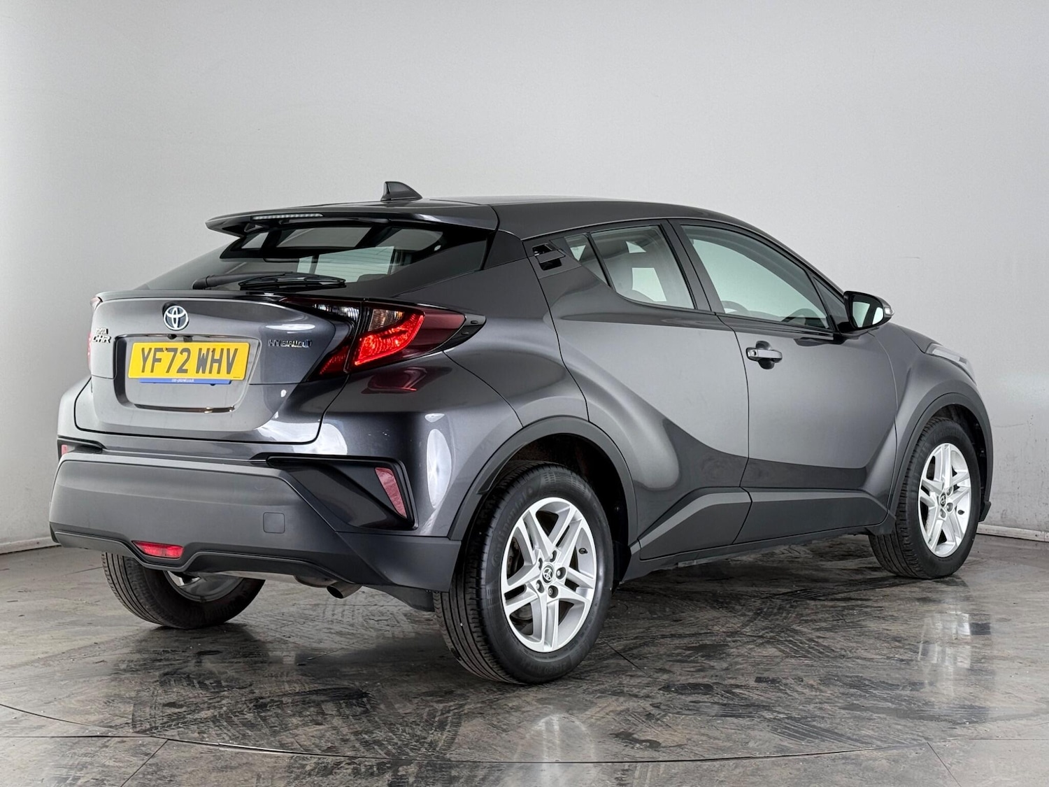 Used Toyota C-HR 2023 for sale - 77940882: Photo 4