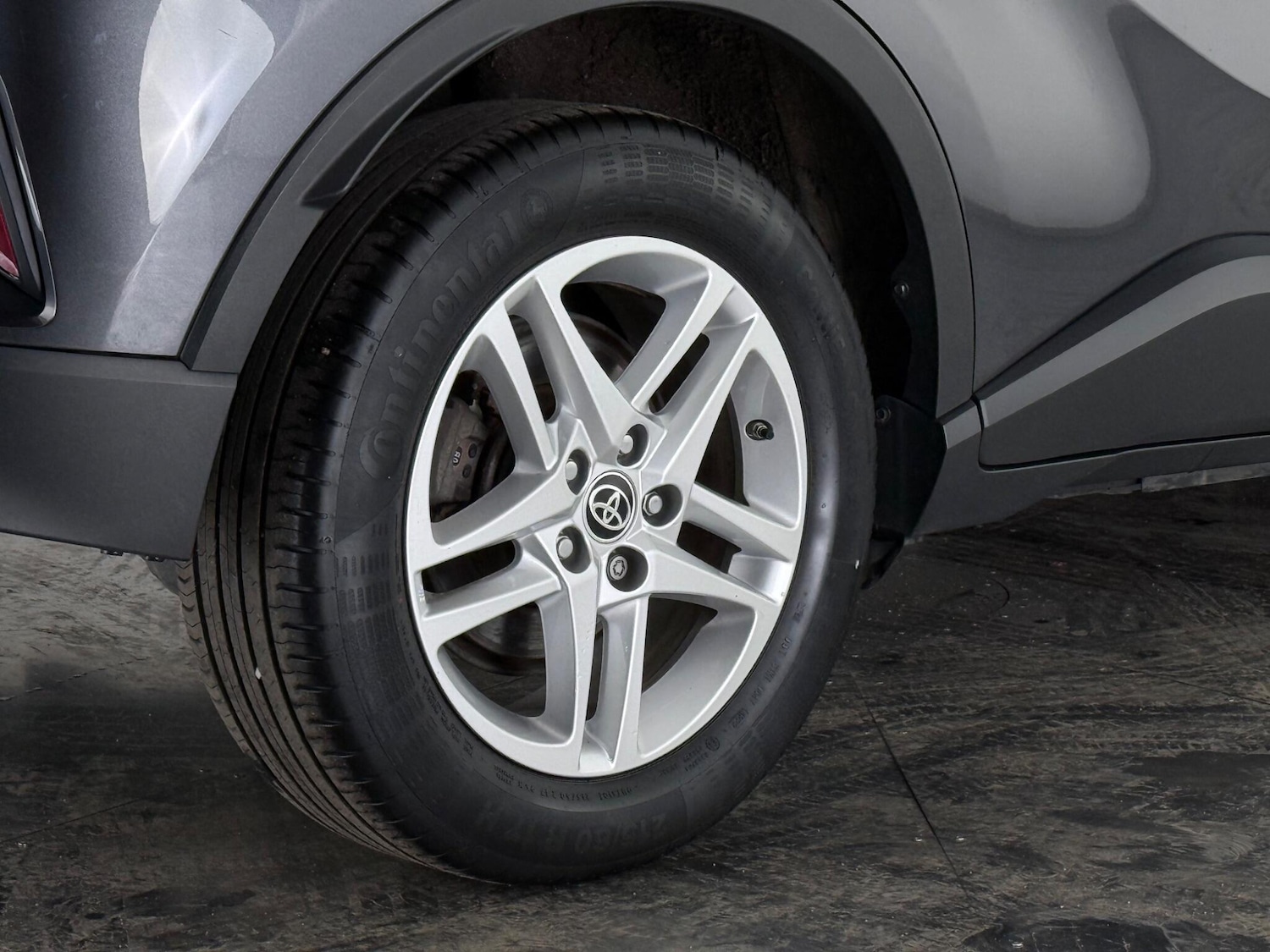 Used Toyota C-HR 2023 for sale - 77940882: Photo 5