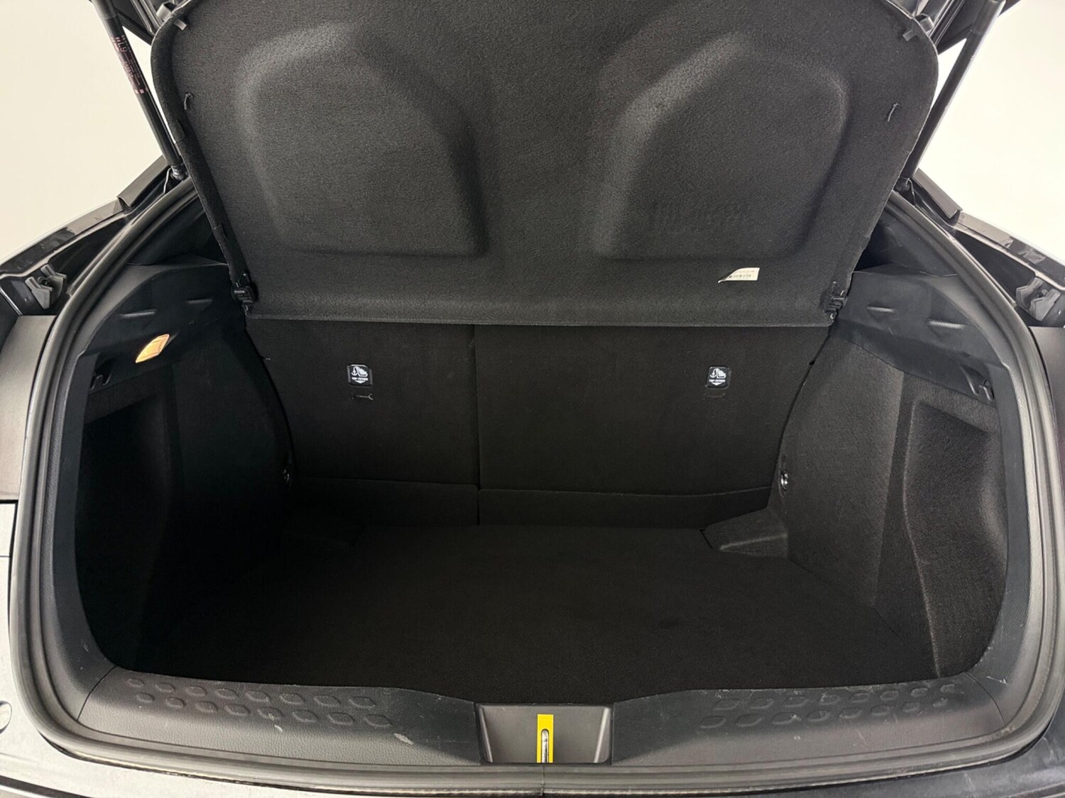 Used Toyota C-HR 2023 for sale - 77940882: Photo 6