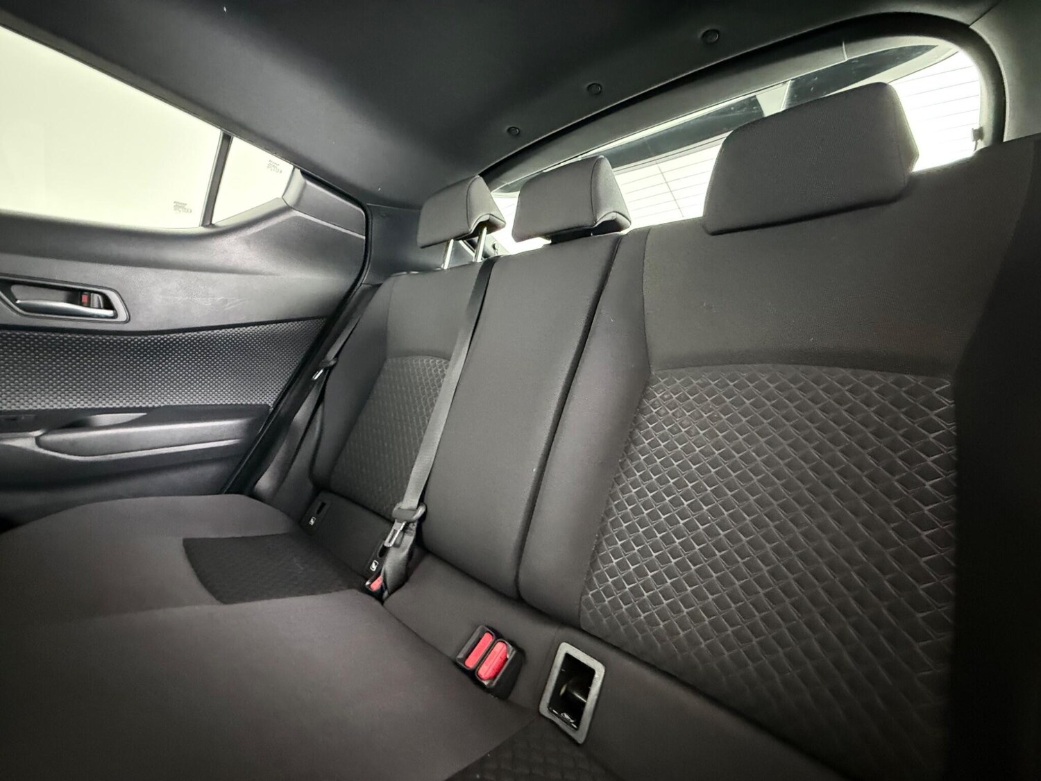 Used Toyota C-HR 2023 for sale - 77940882: Photo 9