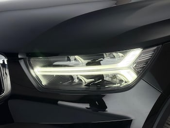 Used Volvo XC40 2022 for sale - 78020537: Photo