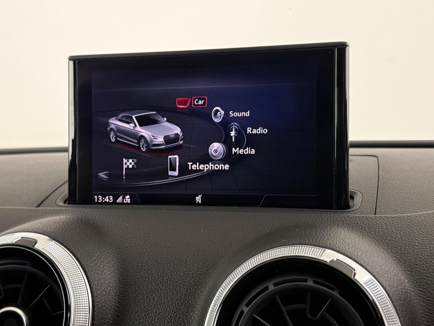 Used Audi A3 Cabriolet 2018 for sale - 77222172: Photo 25