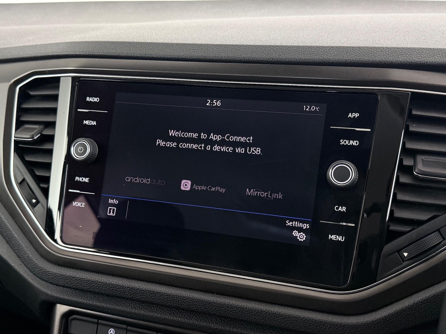 Used Volkswagen T-Roc 2019 for sale - 77183032: Photo 24