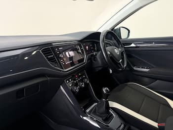 Used Volkswagen T-Roc 2018 for sale - 79704815: Photo