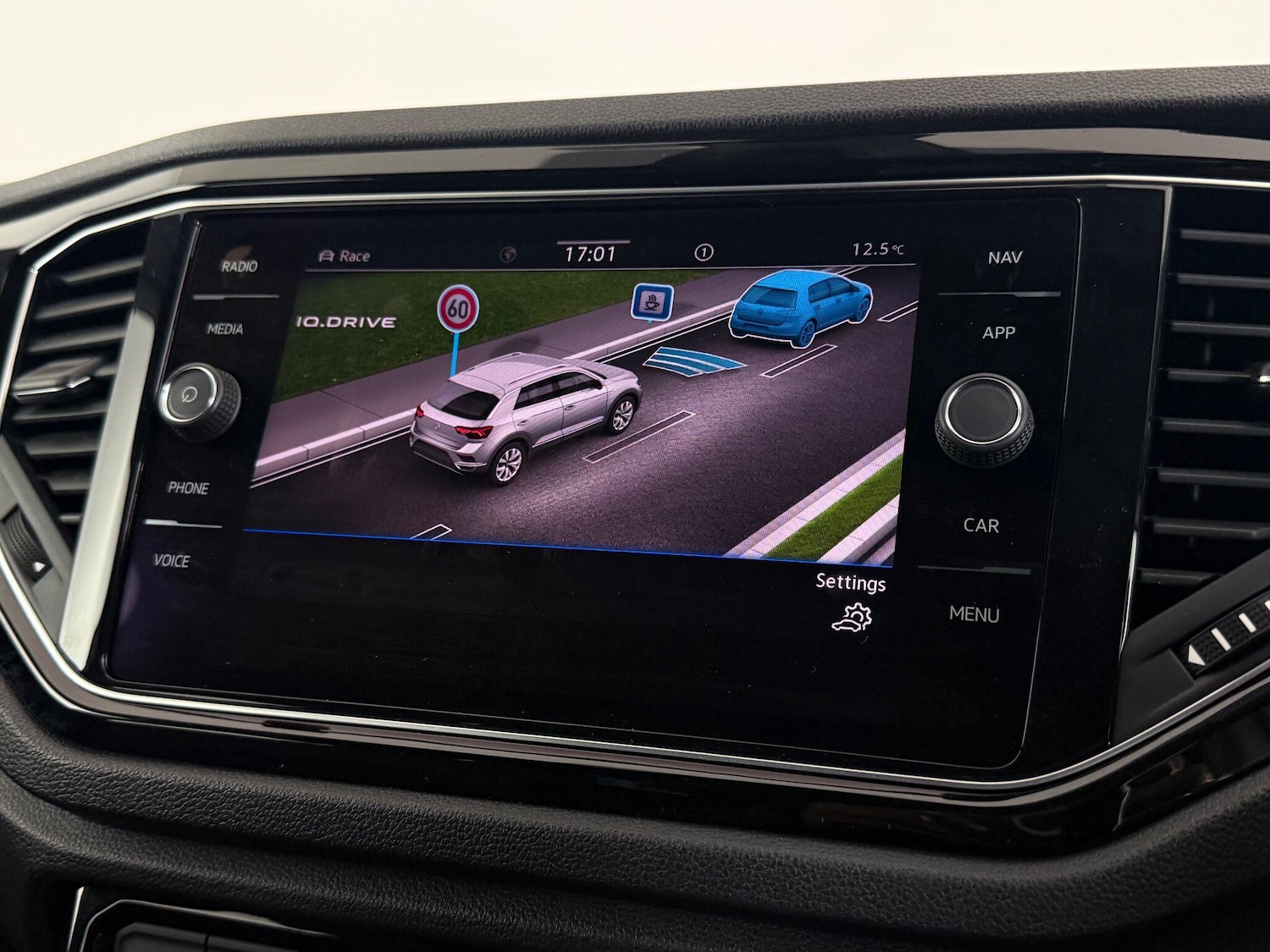 Used Volkswagen T-Roc 2020 for sale - 76467230: Photo 38