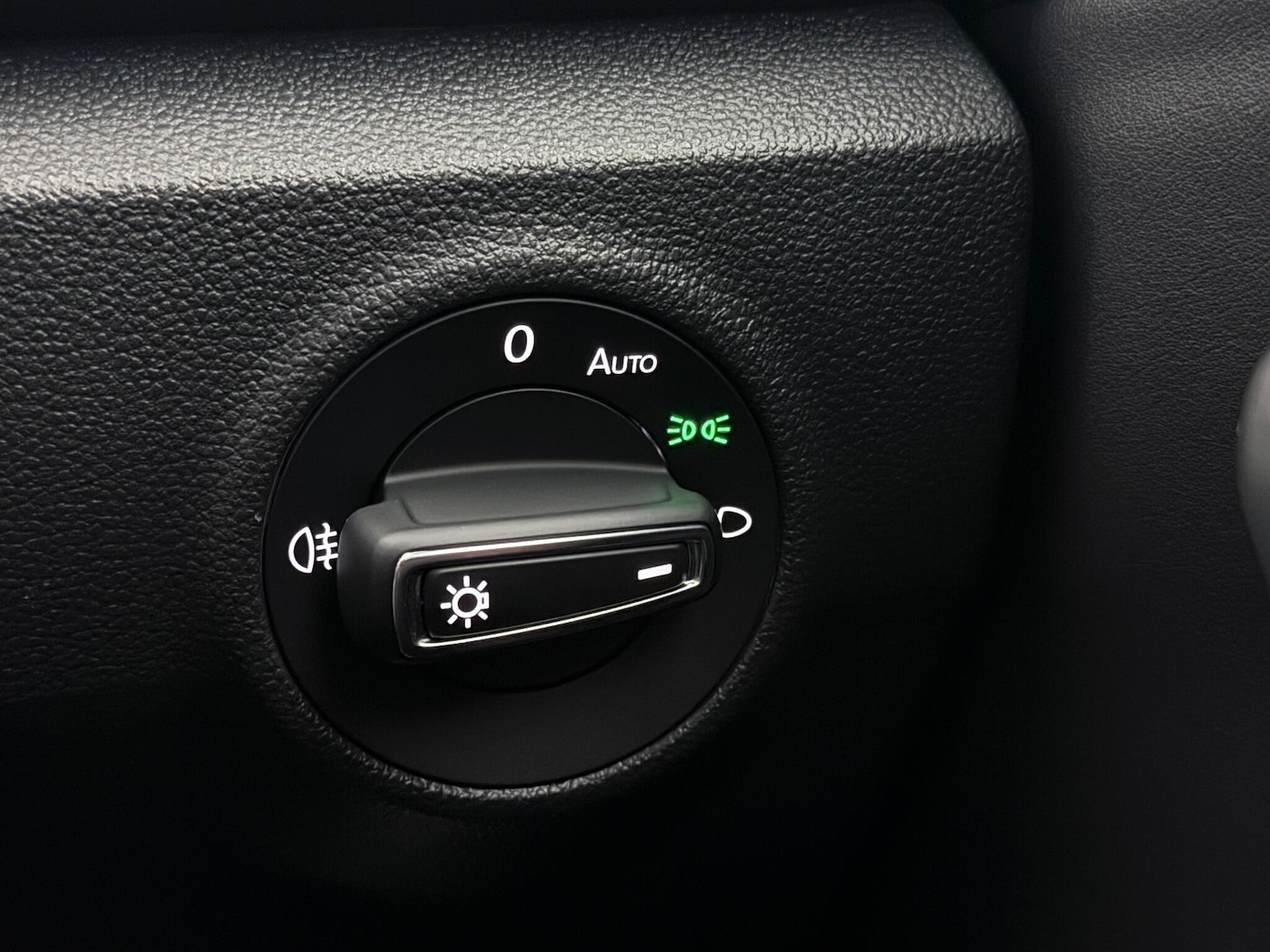 Used Volkswagen T-Roc 2020 for sale - 76467230: Photo 42