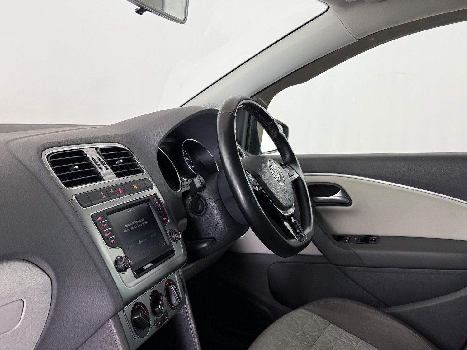 Used Volkswagen Polo 2017 for sale - 77259954: Photo 14