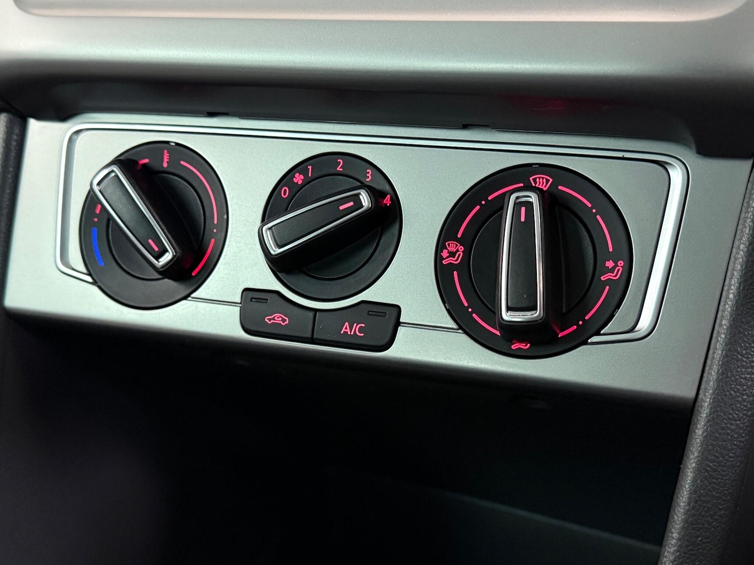 Used Volkswagen Polo 2017 for sale - 77259954: Photo 28