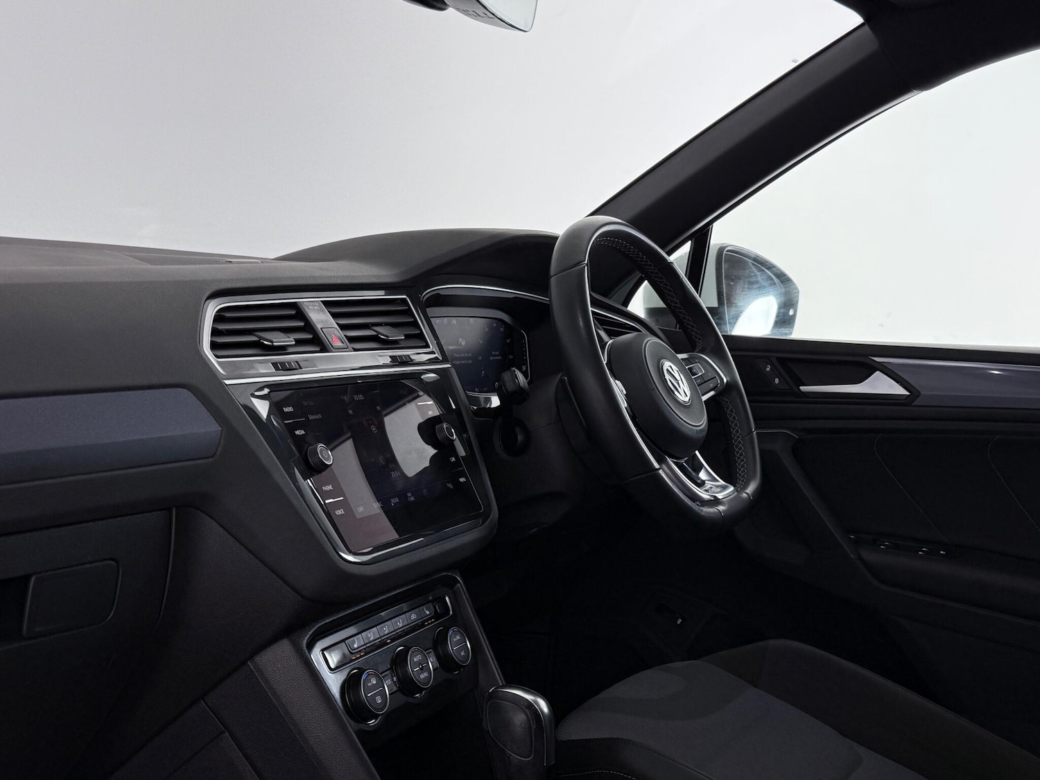 Used Volkswagen Tiguan 2020 for sale - 76953405: Photo 22