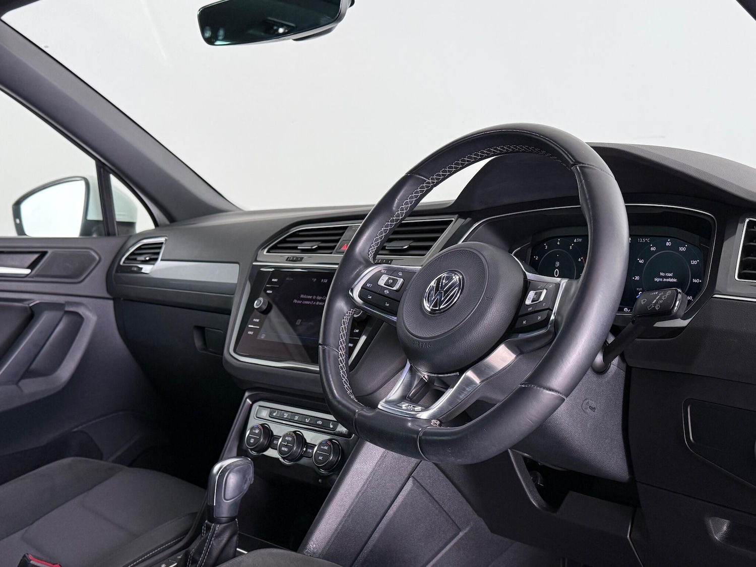 Used Volkswagen Tiguan 2020 for sale - 76953405: Photo 24