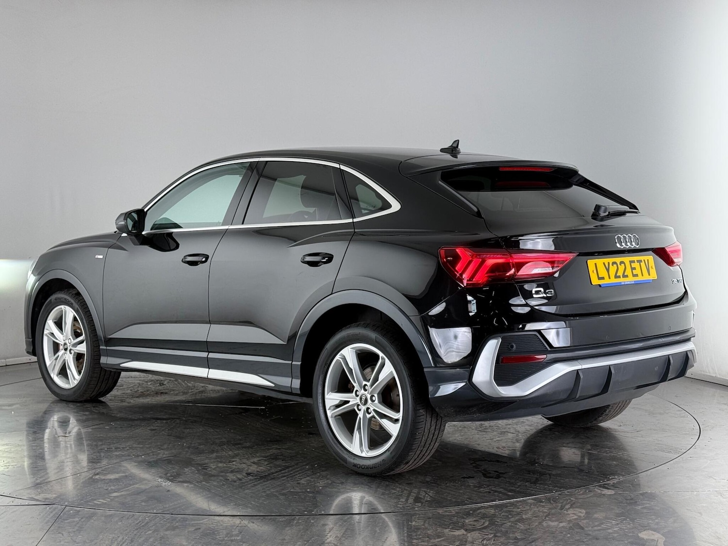 Used Audi Q3 2022 for sale - 77216447: Photo 4