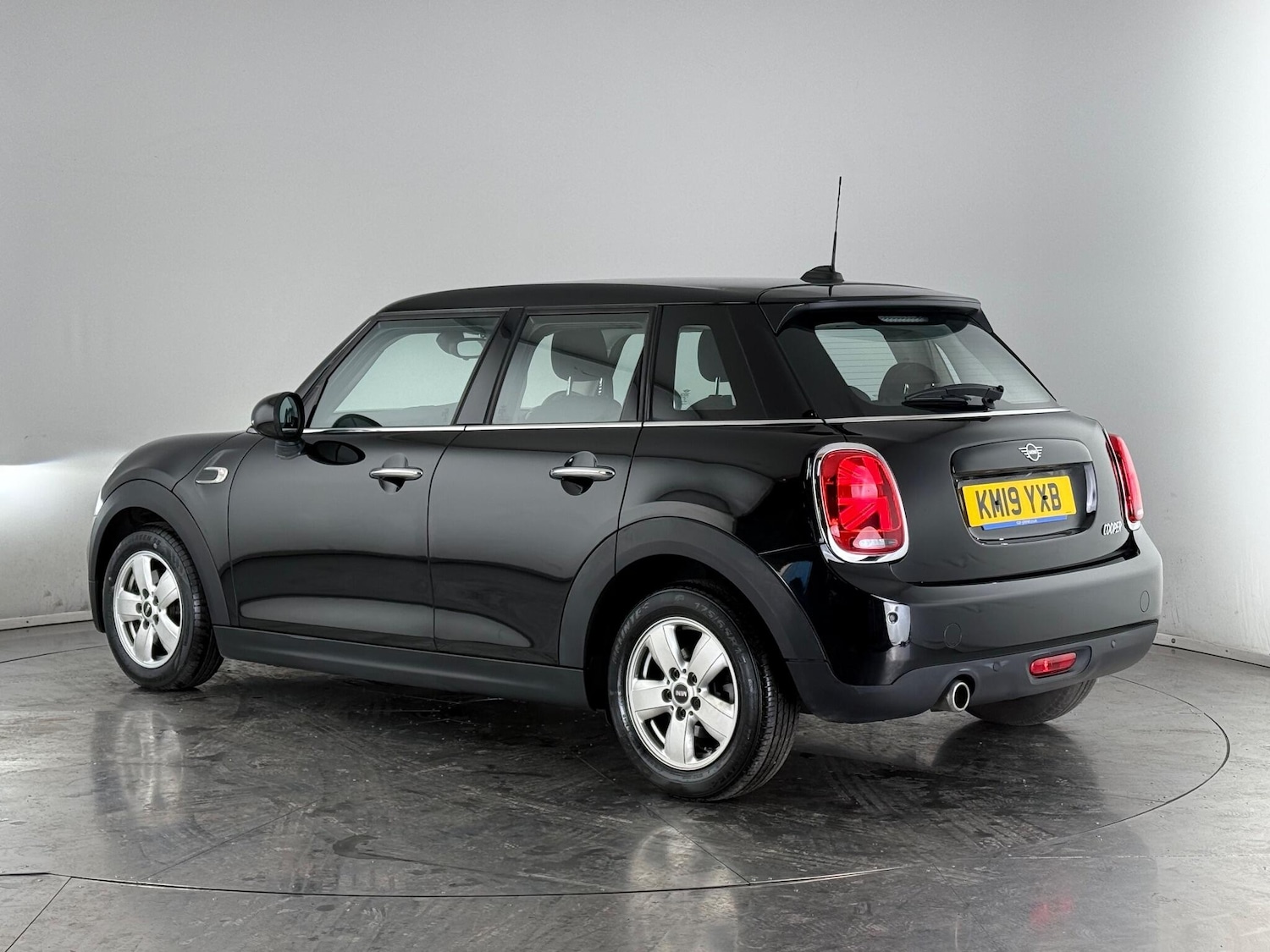 Used MINI Hatch 2019 for sale - 76688817: Photo 4