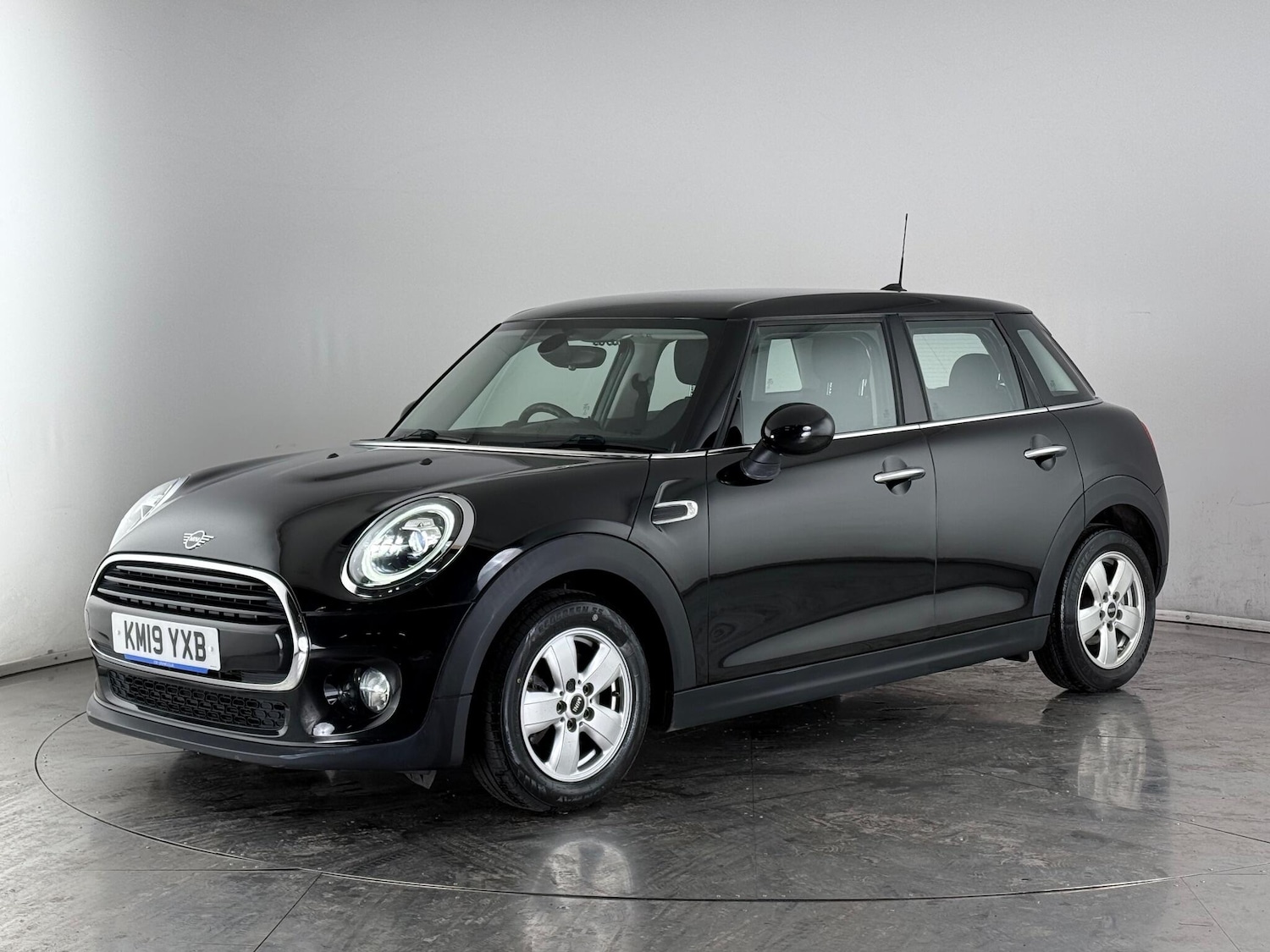 Used MINI Hatch 2019 for sale - 76688817: Photo 5