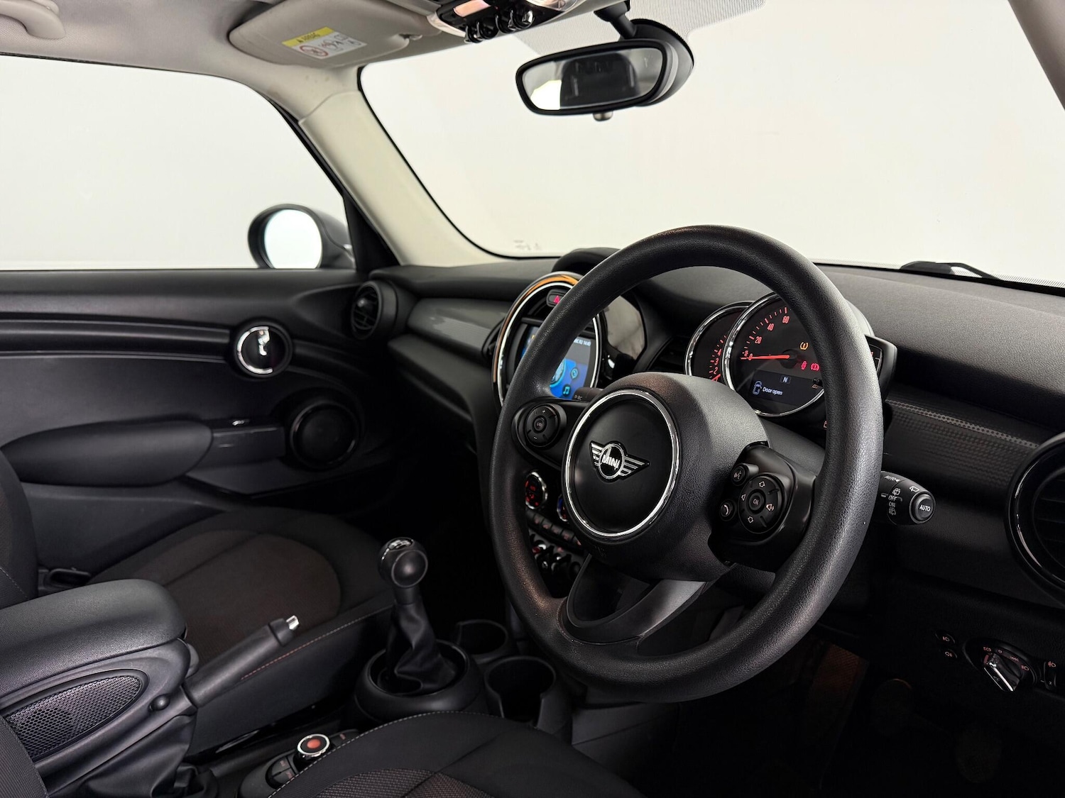 Used MINI Hatch 2019 for sale - 76688817: Photo 9