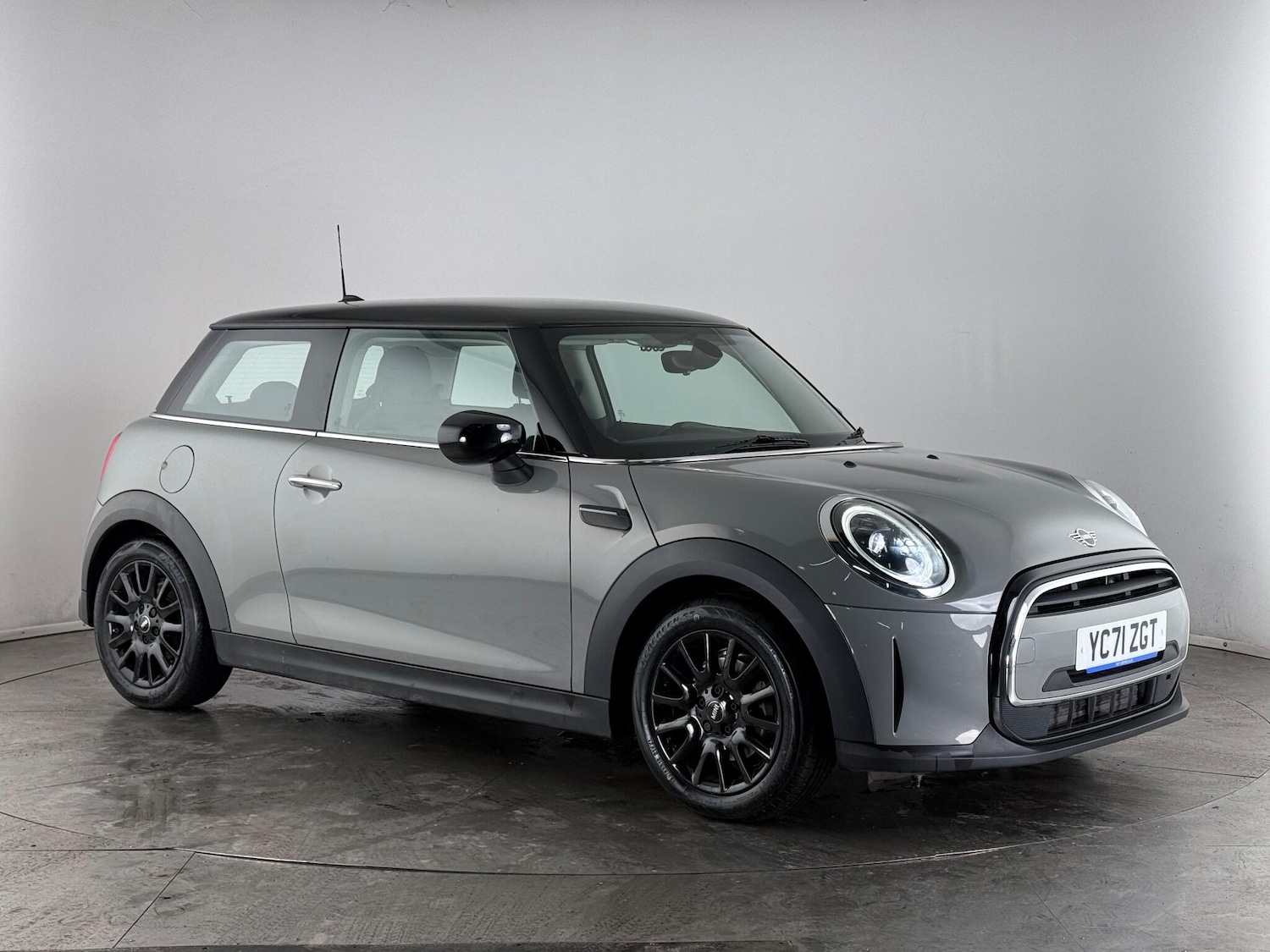 Used MINI Hatch 2021 for sale - 76824842: Photo 1