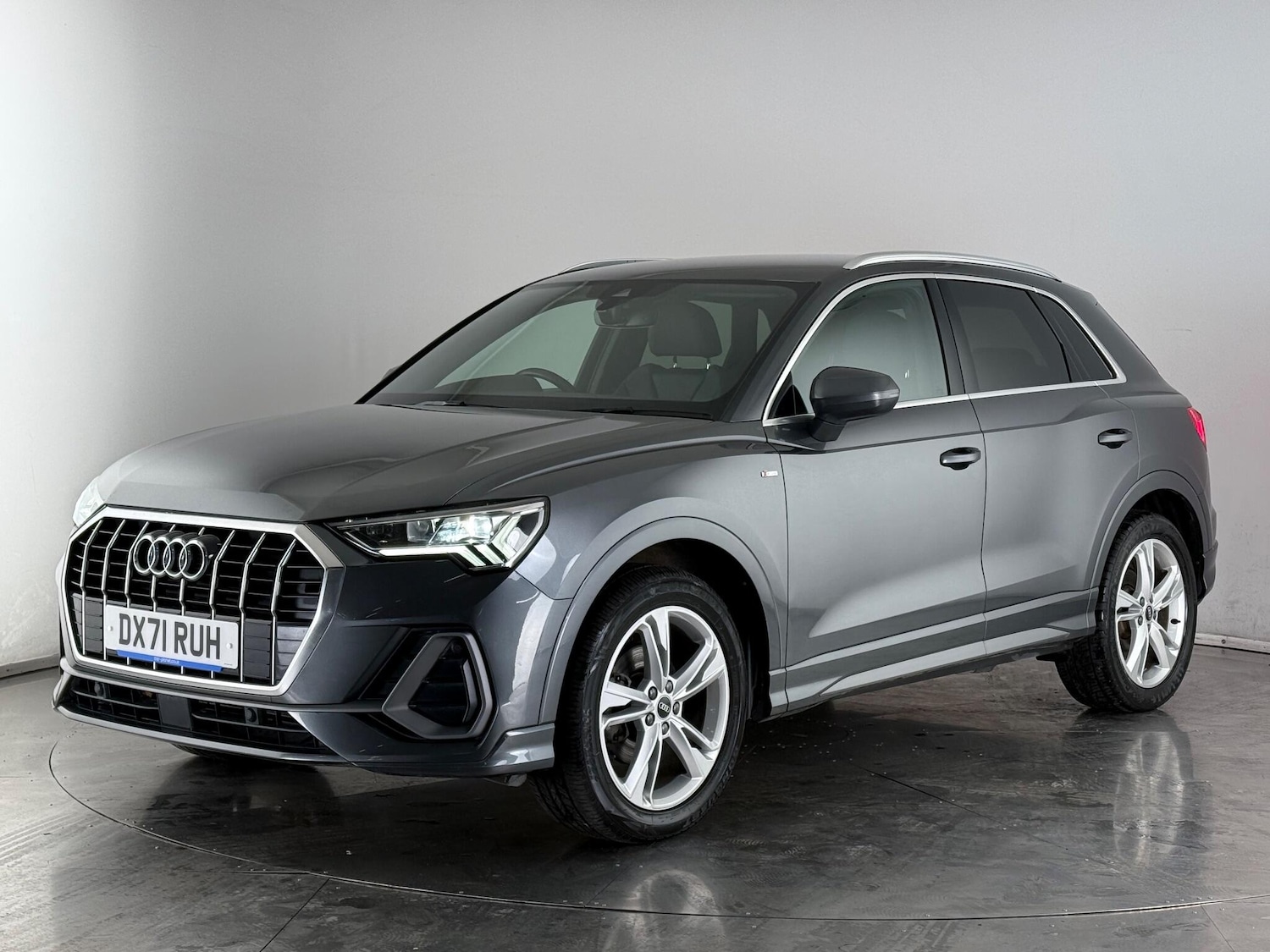 Used Audi Q3 2021 for sale - 77259577: Photo 2