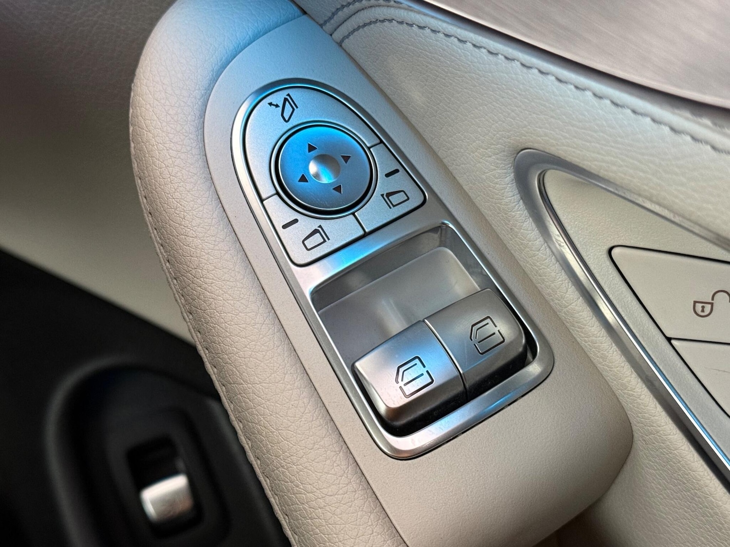 Used Mercedes-Benz C Class 2017 for sale - 77182379: Photo 27