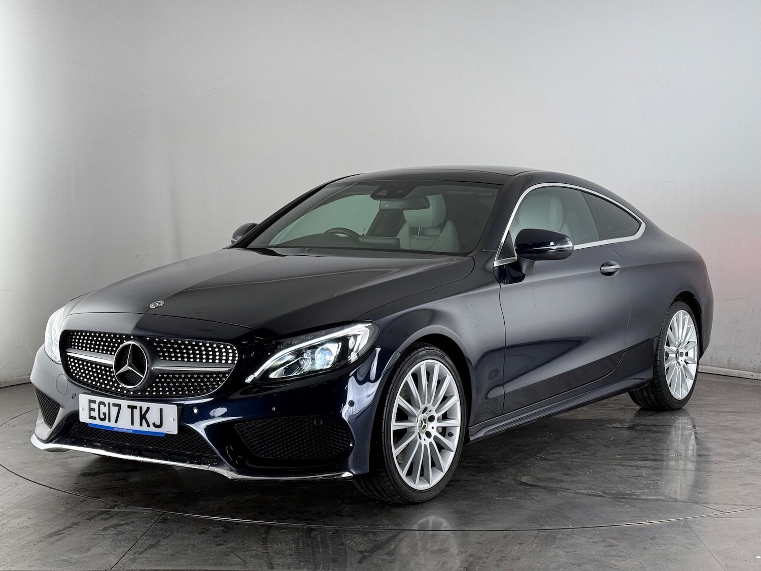 Used Mercedes-Benz C Class 2017 for sale - 77182379: Photo 3