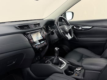 Used Nissan X-Trail 2018 for sale - 79405100: Photo