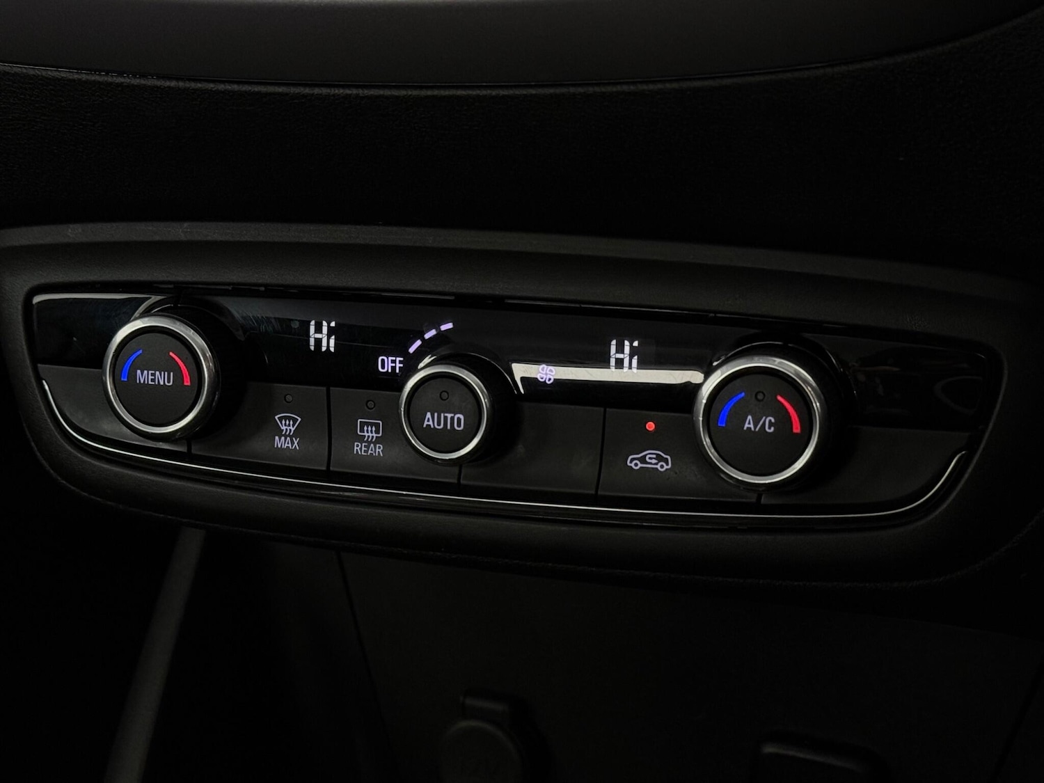 Used Vauxhall Crossland X 2018 for sale - 77932454: Photo 24