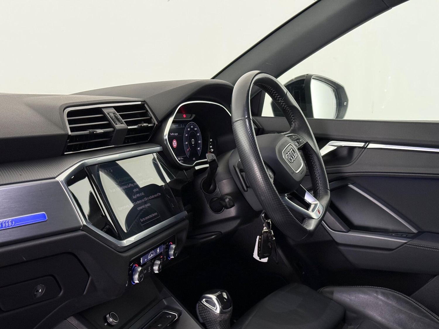 Used Audi Q3 2020 for sale - 77246093: Photo 13