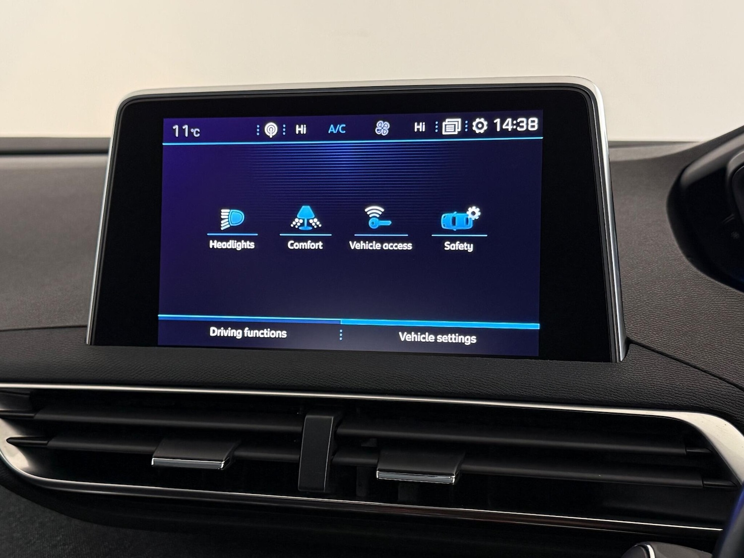 Used Peugeot 3008 2018 for sale - 77246681: Photo 25