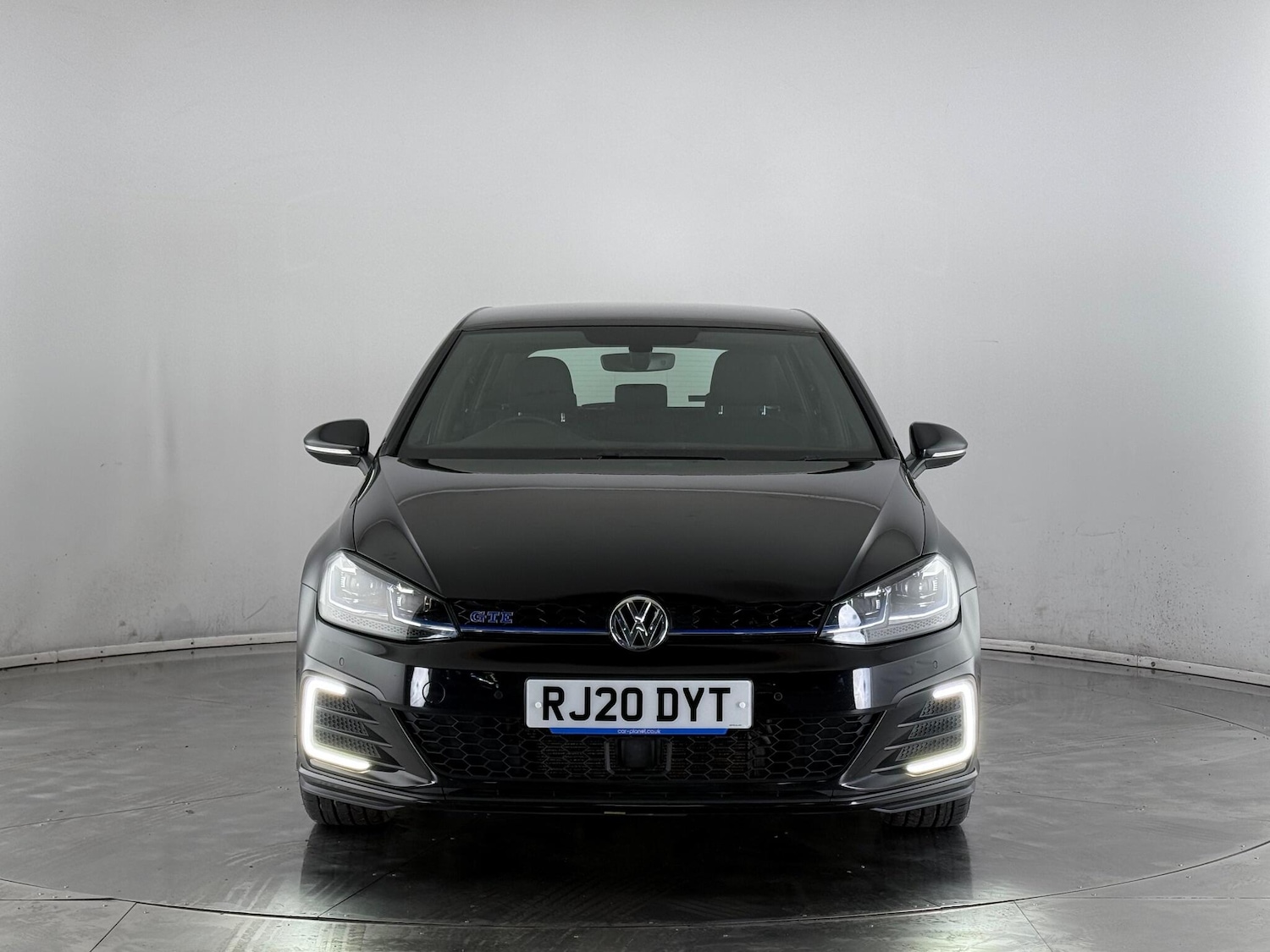 Used Volkswagen Golf 2020 for sale - 77182892: Photo 2