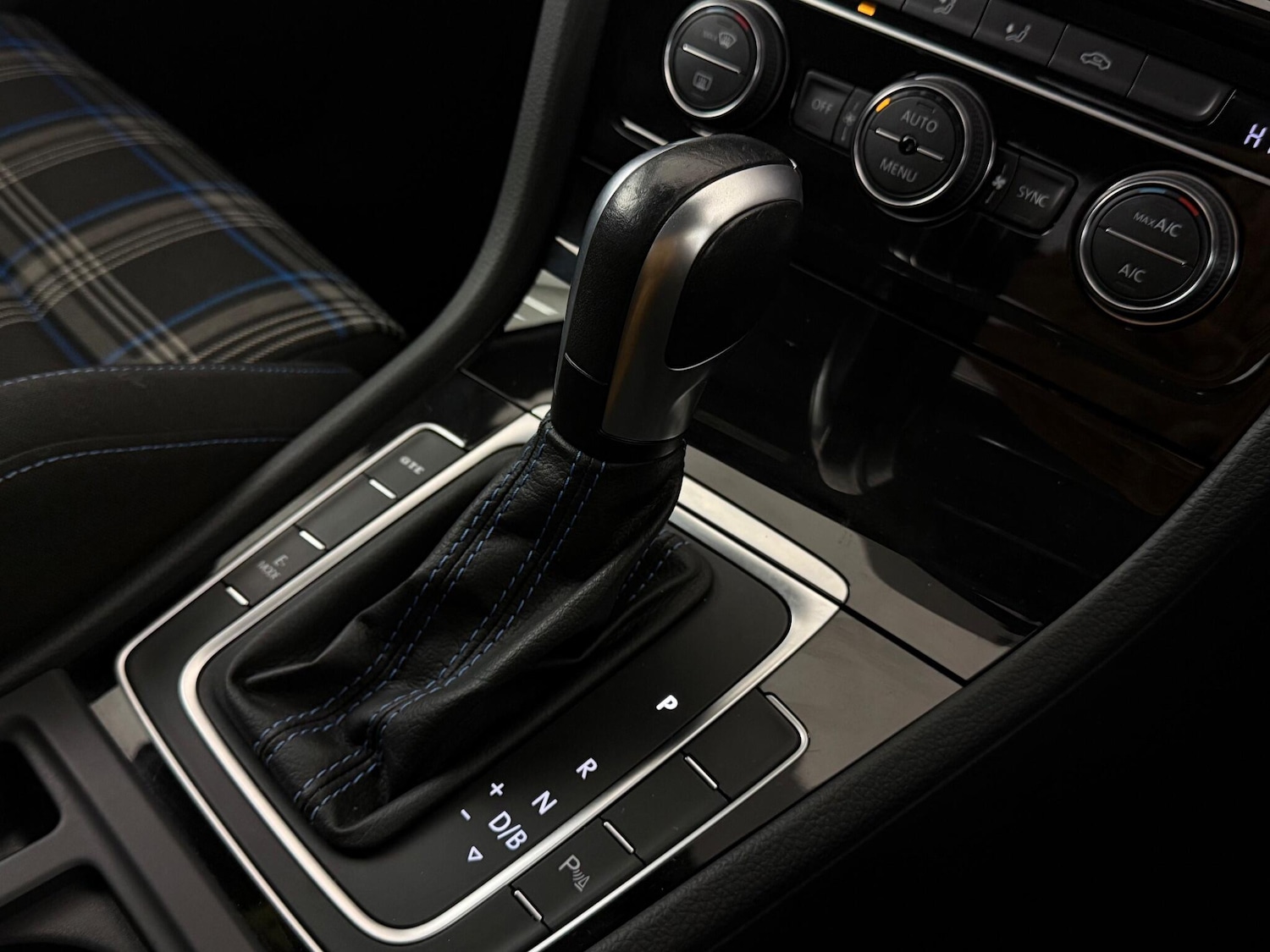 Used Volkswagen Golf 2020 for sale - 77182892: Photo 36