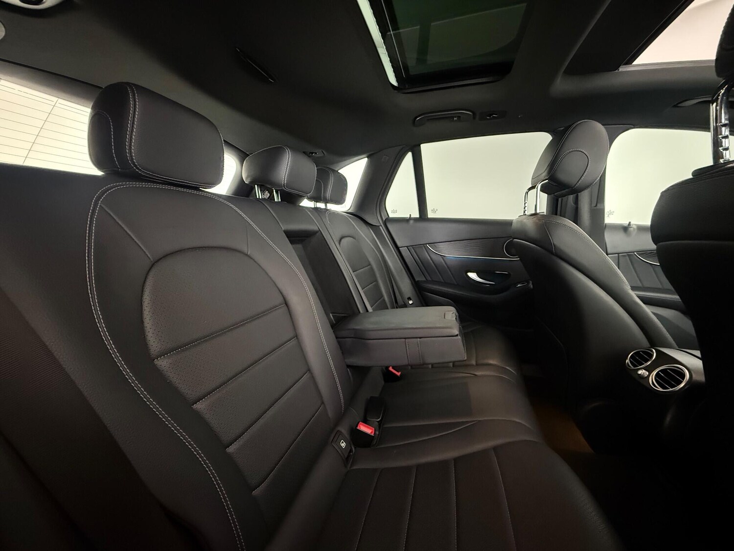 Used Mercedes-Benz GLC 2018 for sale - 76786589: Photo 20