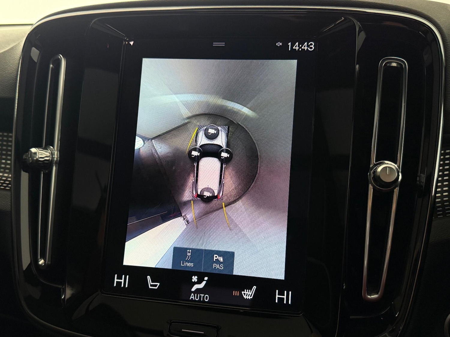 Used Volvo XC40 2021 for sale - 77259911: Photo 29