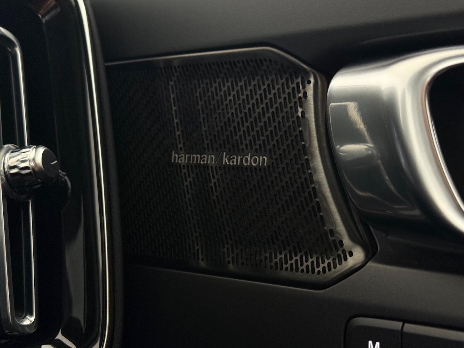 Used Volvo XC40 2021 for sale - 77259911: Photo 34