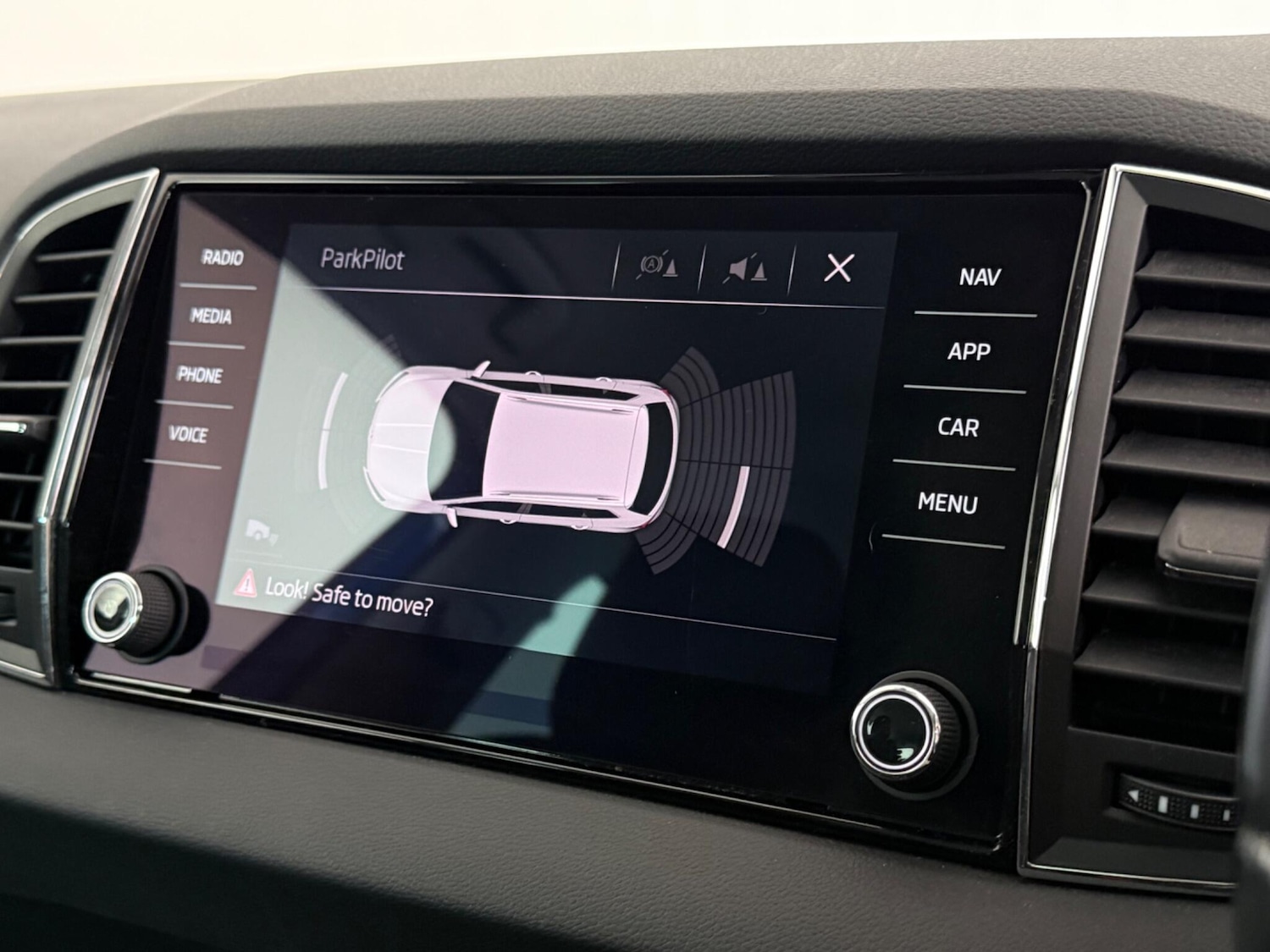 Used Skoda Karoq 2019 for sale - 76467358: Photo 29