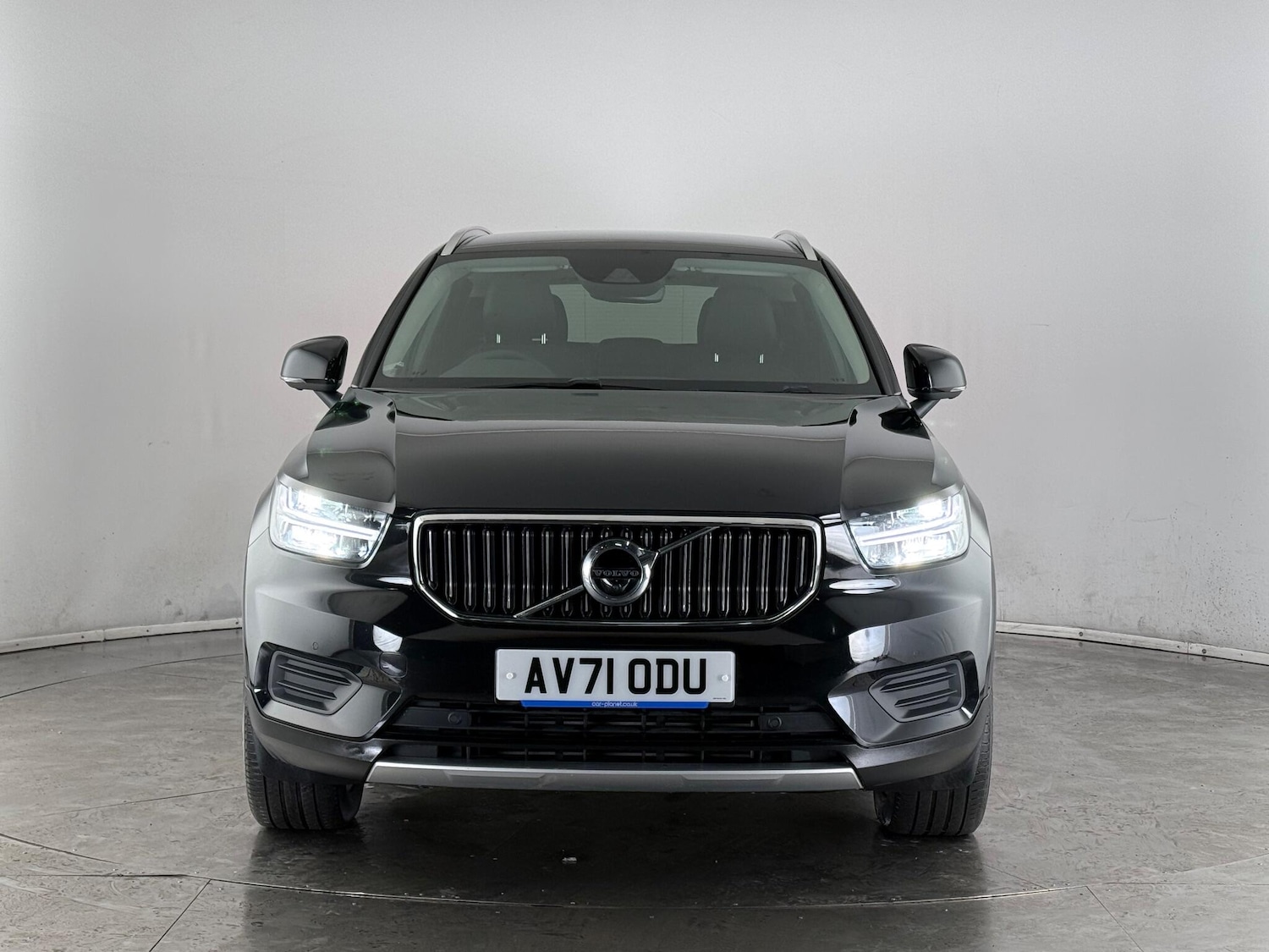 Used Volvo XC40 2021 for sale - 77182867: Photo 2