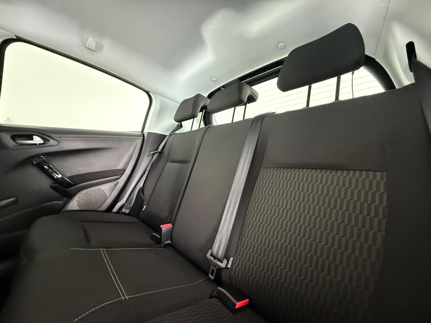 Used Peugeot 208 2015 for sale - 77337401: Photo 13