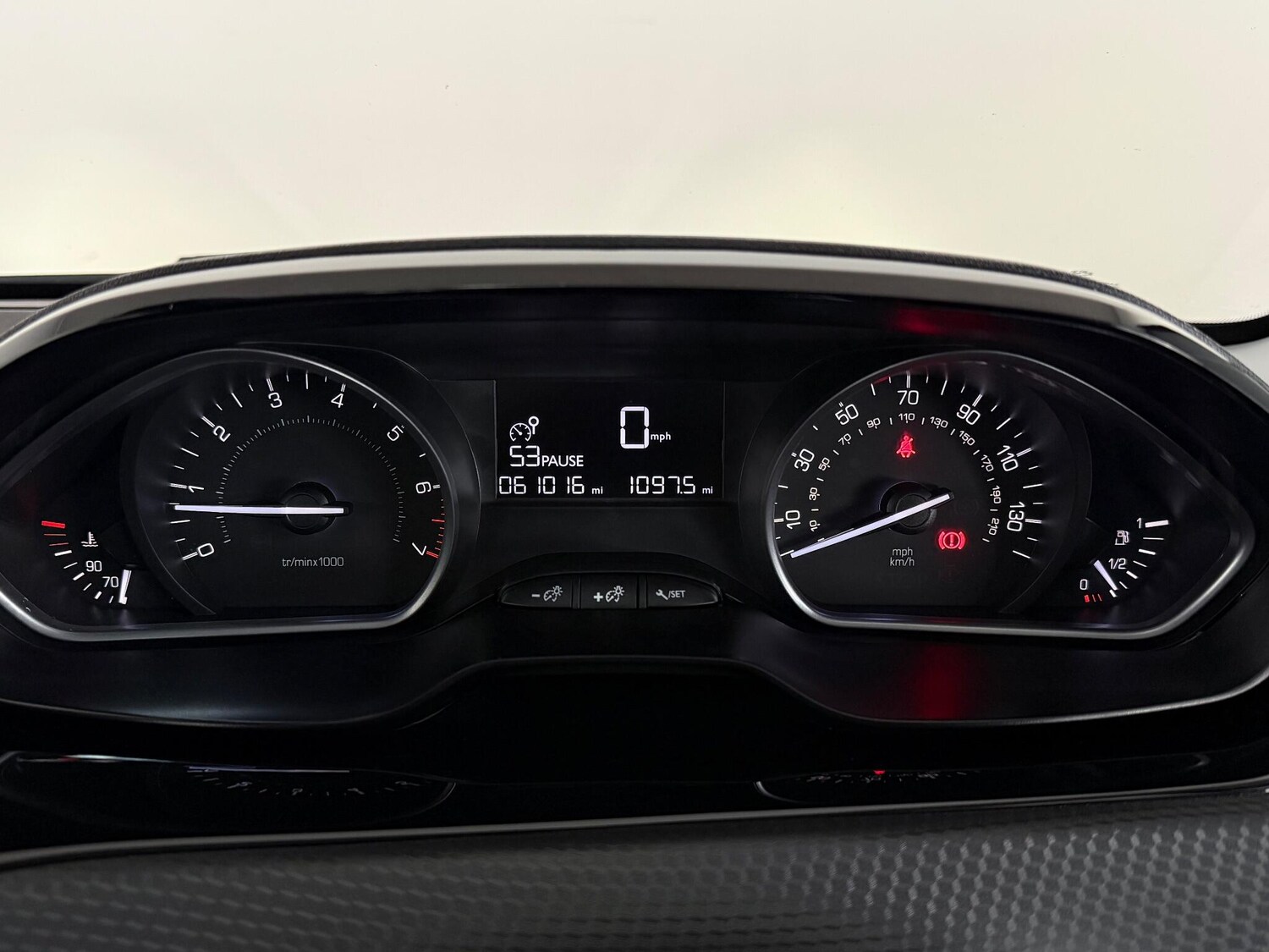 Used Peugeot 208 2015 for sale - 77337401: Photo 14