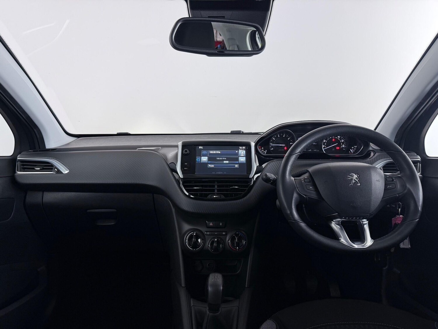 Used Peugeot 208 2015 for sale - 77337401: Photo 17