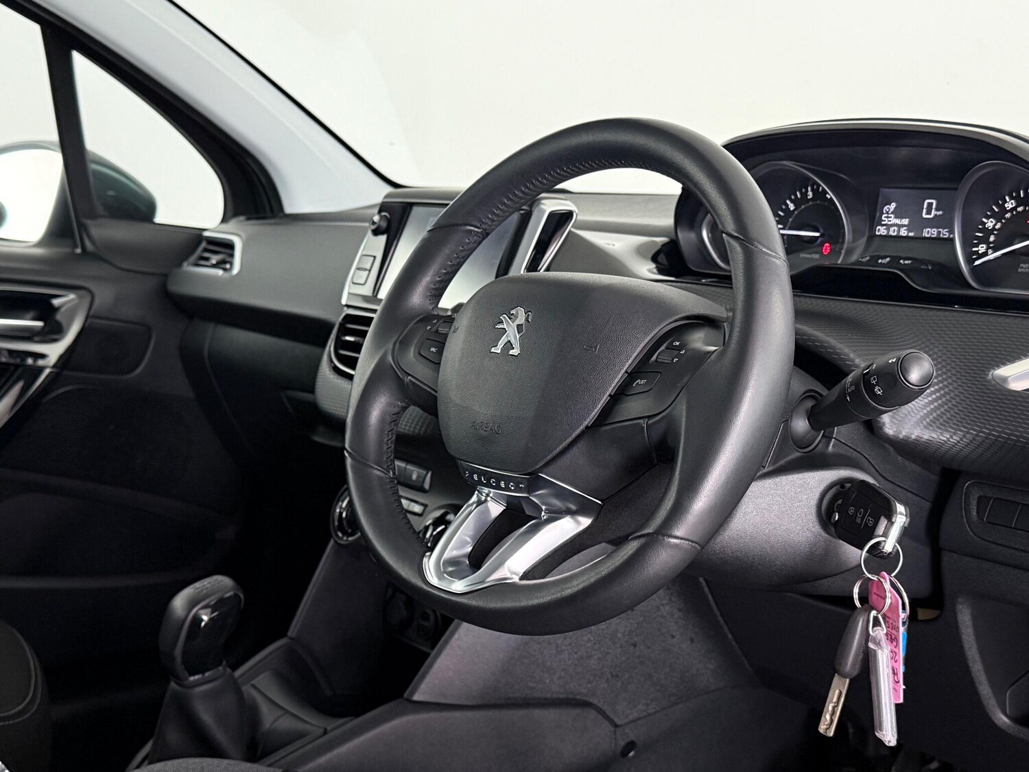 Used Peugeot 208 2015 for sale - 77337401: Photo 18