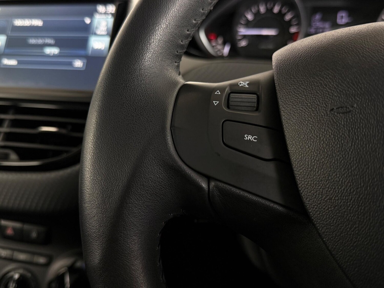 Used Peugeot 208 2015 for sale - 77337401: Photo 19