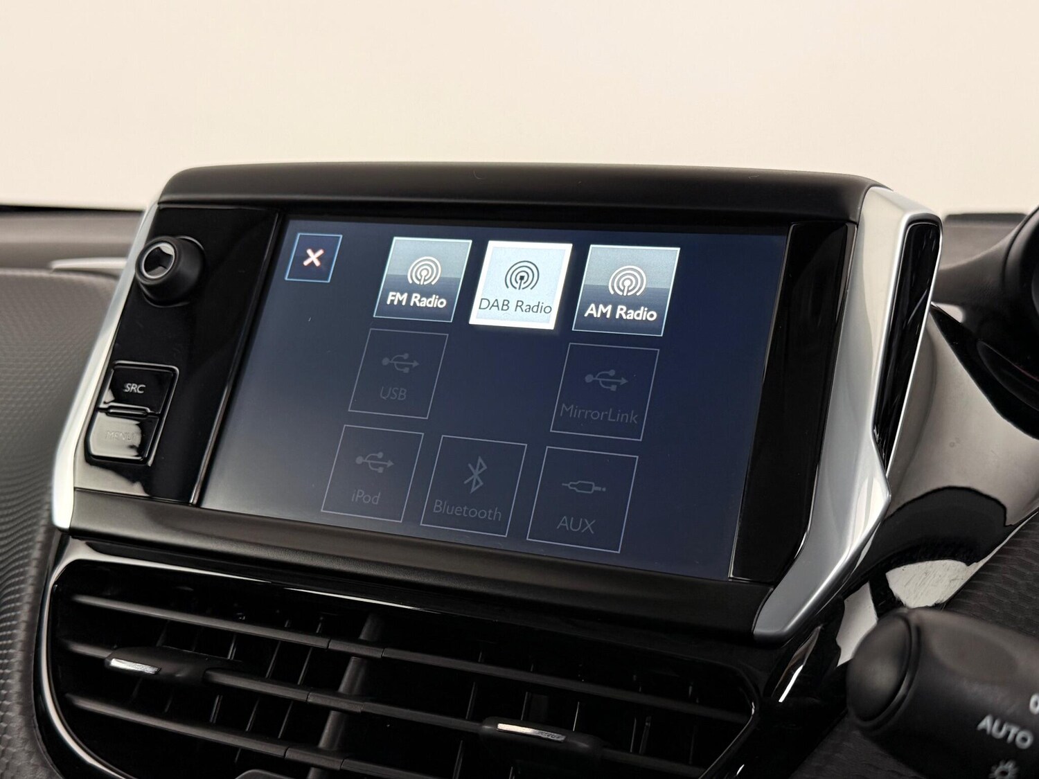 Used Peugeot 208 2015 for sale - 77337401: Photo 23