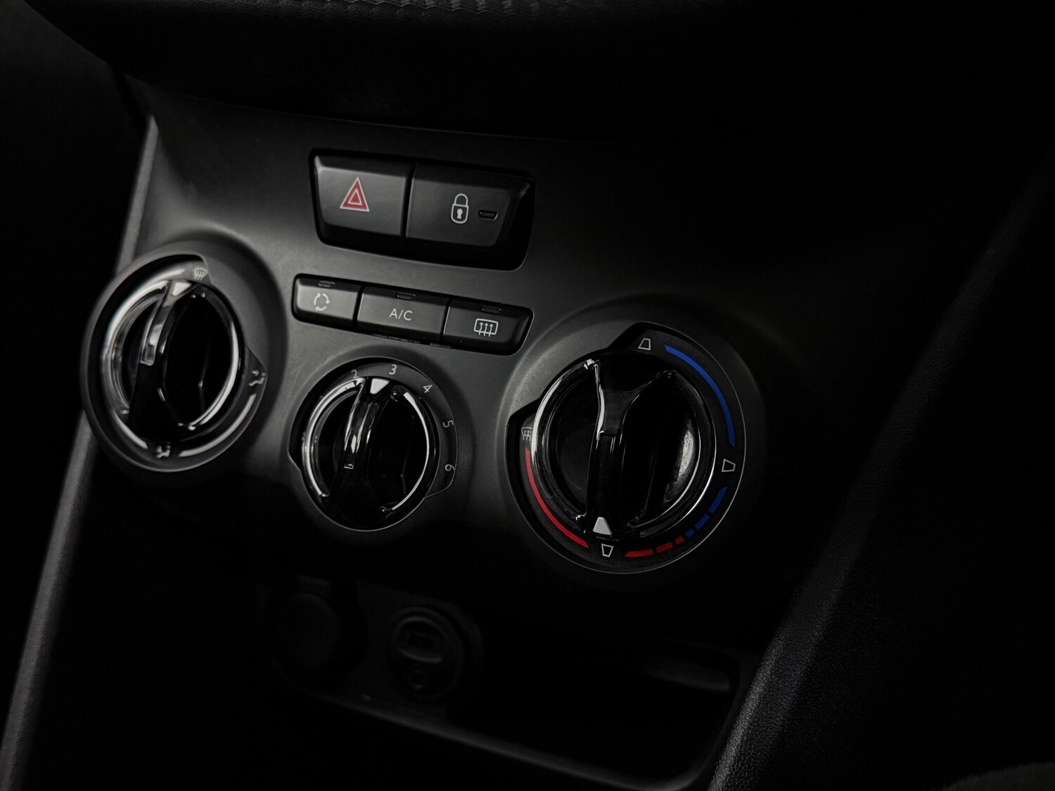 Used Peugeot 208 2015 for sale - 77337401: Photo 31