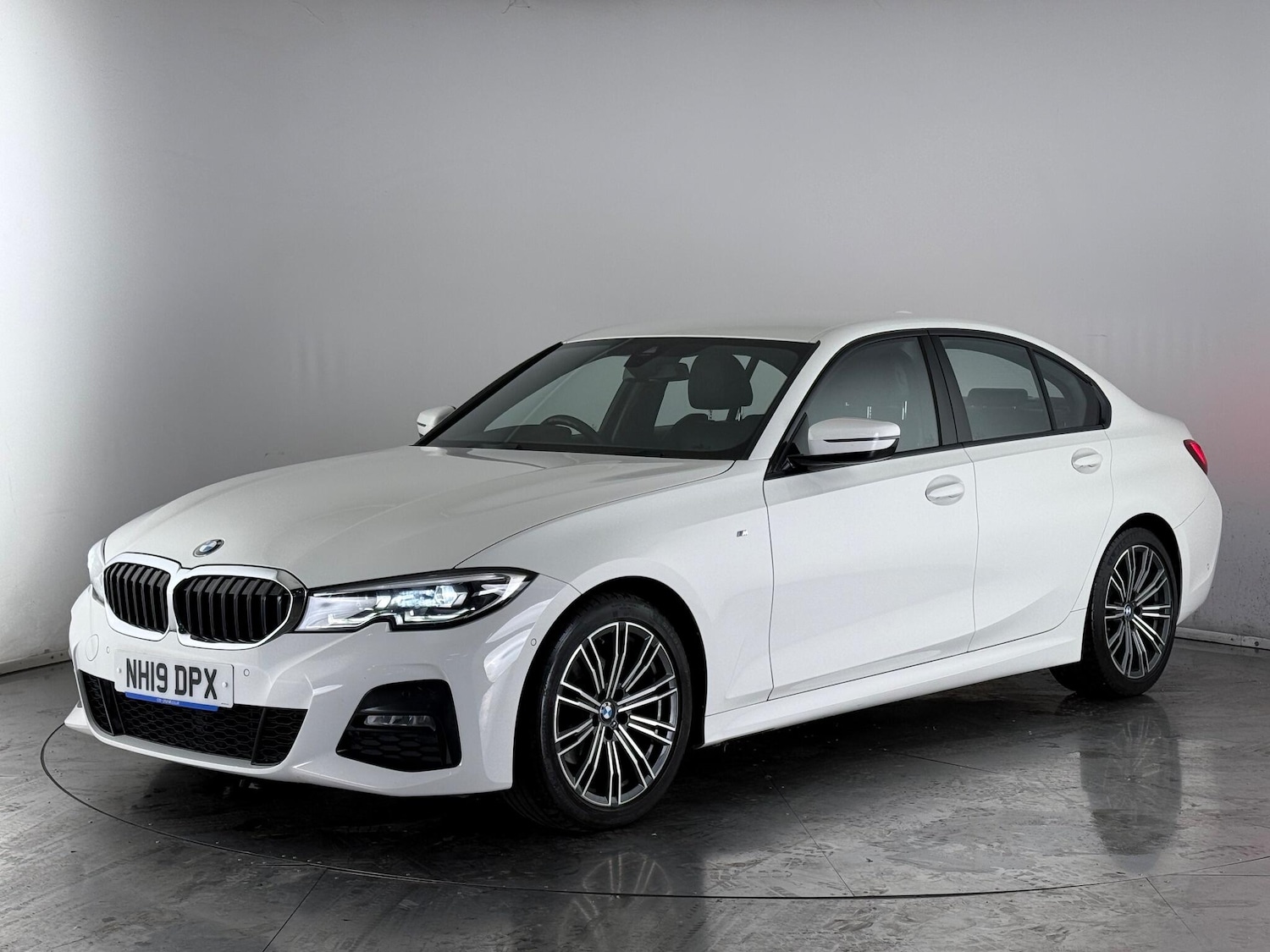 Used BMW 3 Series 2019 for sale - 77243174: Photo 2