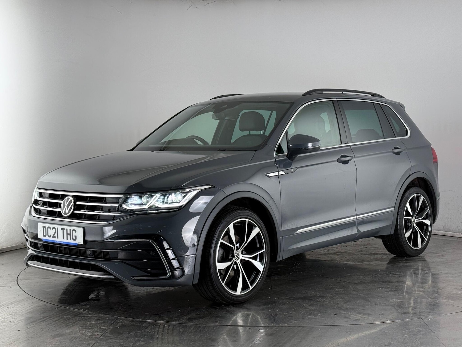 Used Volkswagen Tiguan 2021 for sale - 77744236: Photo 2