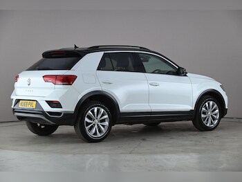 Used Volkswagen T-Roc 2019 for sale - 78171617: Photo