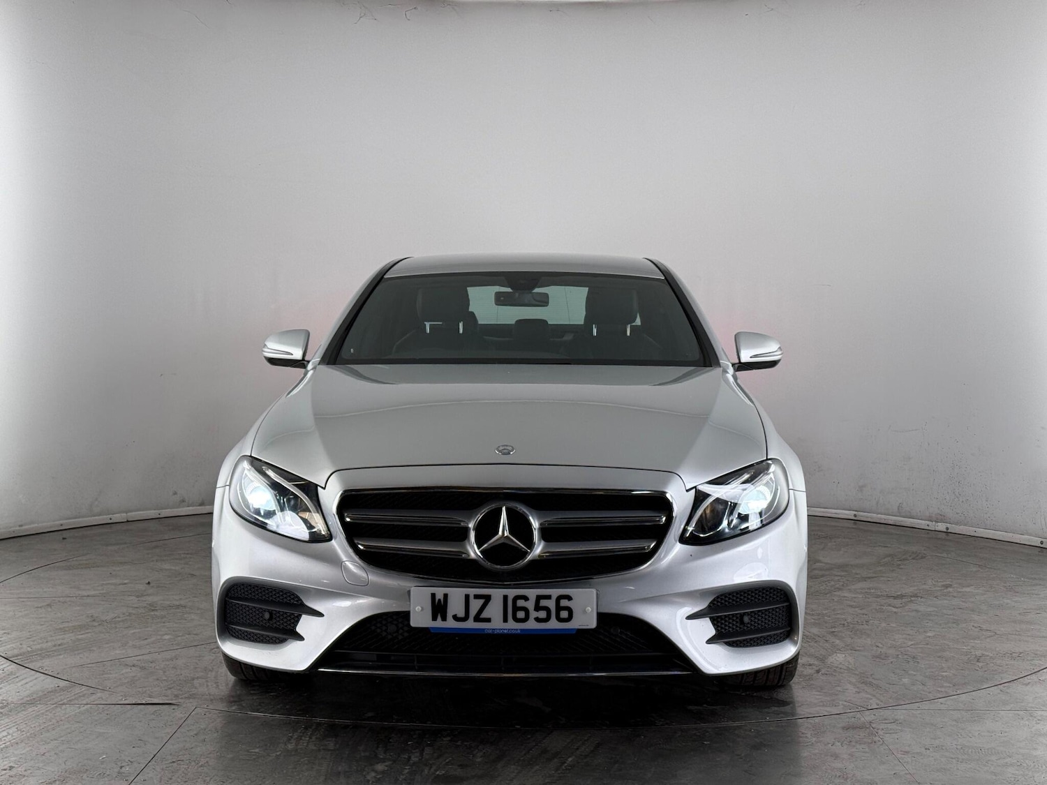 Used Mercedes-Benz E Class 2016 for sale - 77246091: Photo 2