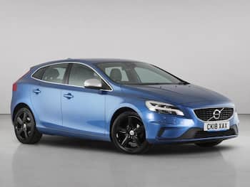 Used Volvo V40 2018 for sale - 79767607: Photo